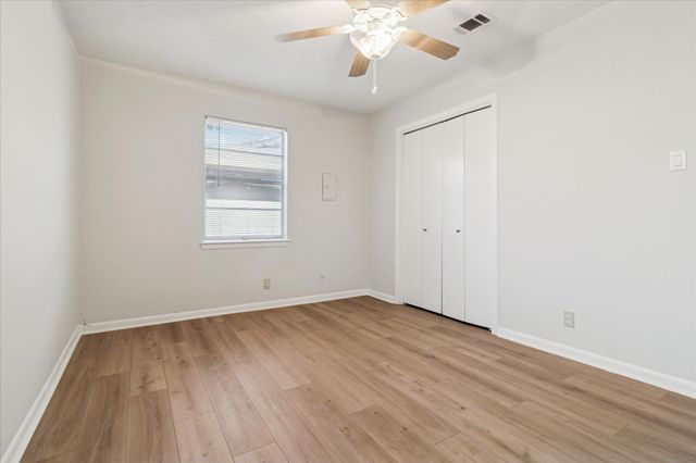 852 W Redbud Drive, Hurst, TX 76053