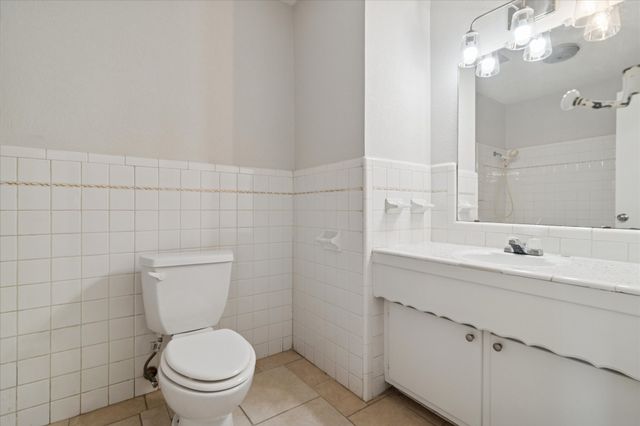 852 W Redbud Drive, Hurst, TX 76053