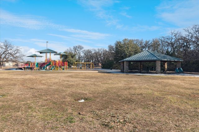 852 W Redbud Drive, Hurst, TX 76053