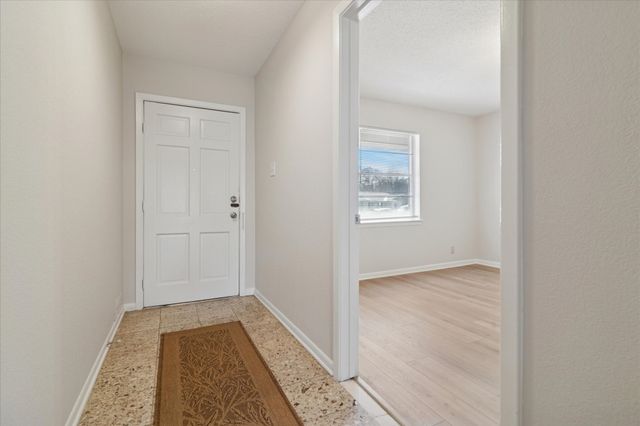 852 W Redbud Drive, Hurst, TX 76053