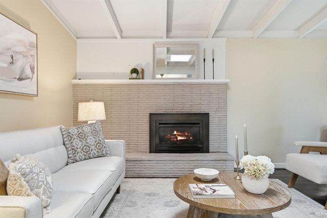 8843 Marianna Dr, Forestville, CA 95436