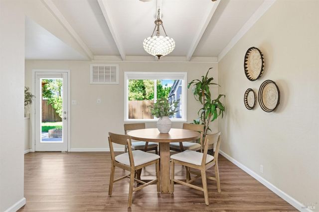 8843 Marianna Dr, Forestville, CA 95436