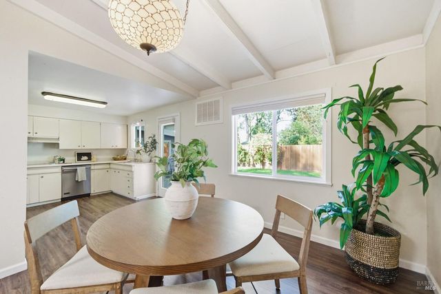 8843 Marianna Dr, Forestville, CA 95436