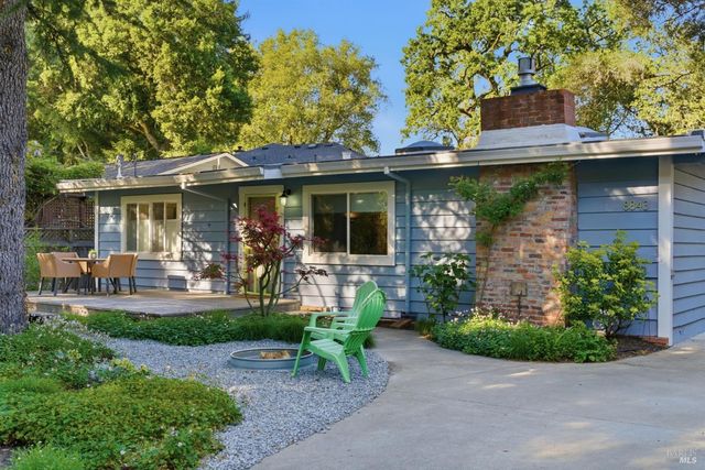 8843 Marianna Dr, Forestville, CA 95436