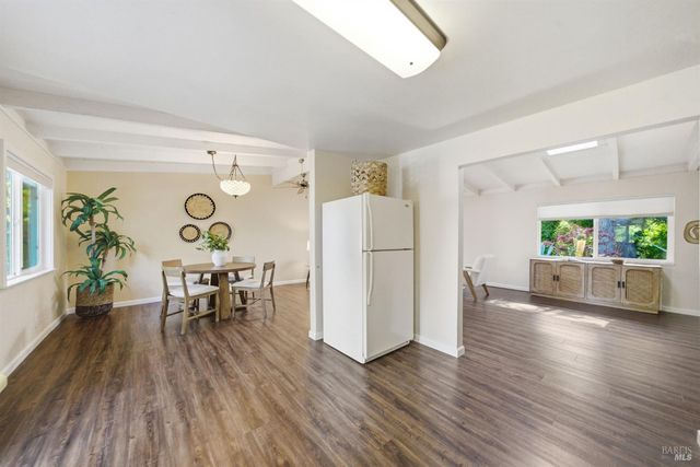 8843 Marianna Dr, Forestville, CA 95436