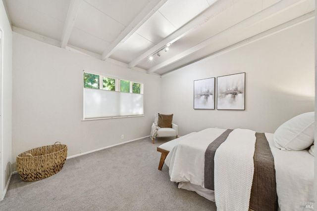 8843 Marianna Dr, Forestville, CA 95436