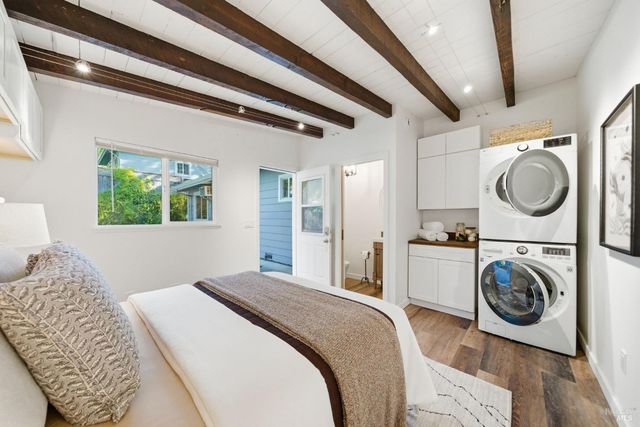 8843 Marianna Dr, Forestville, CA 95436