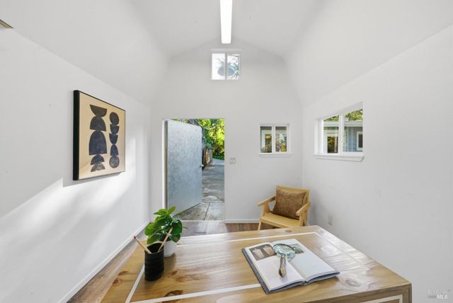 8843 Marianna Dr, Forestville, CA 95436