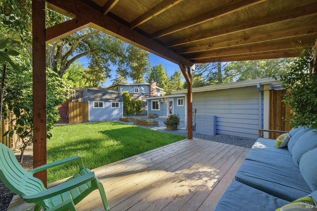 8843 Marianna Dr, Forestville, CA 95436