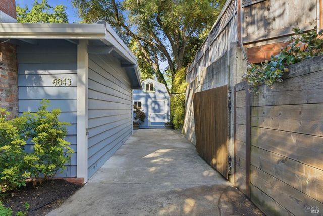 8843 Marianna Dr, Forestville, CA 95436