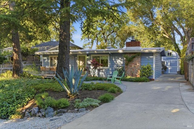 8843 Marianna Dr, Forestville, CA 95436