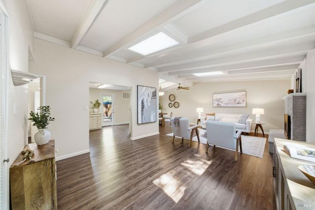 8843 Marianna Dr, Forestville, CA 95436