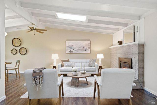 8843 Marianna Dr, Forestville, CA 95436