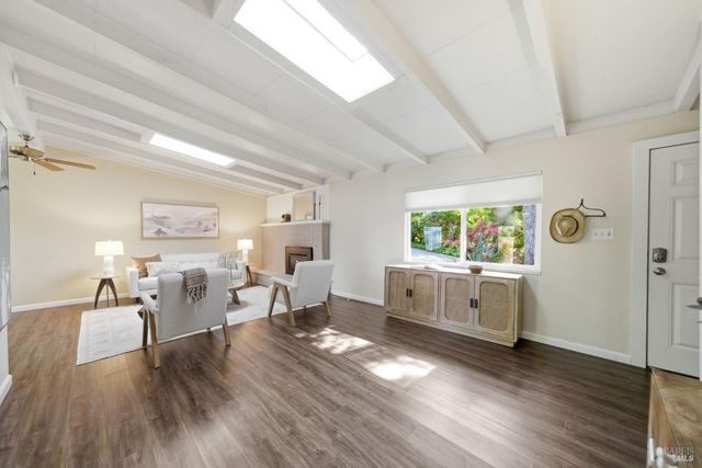 8843 Marianna Dr, Forestville, CA 95436