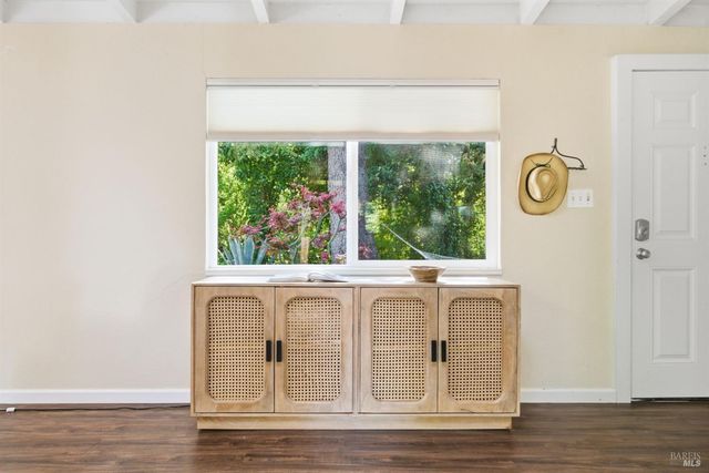 8843 Marianna Dr, Forestville, CA 95436