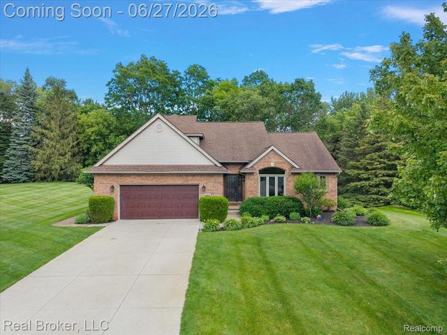 6180 Chad Court, Hamburg Township, MI 48116