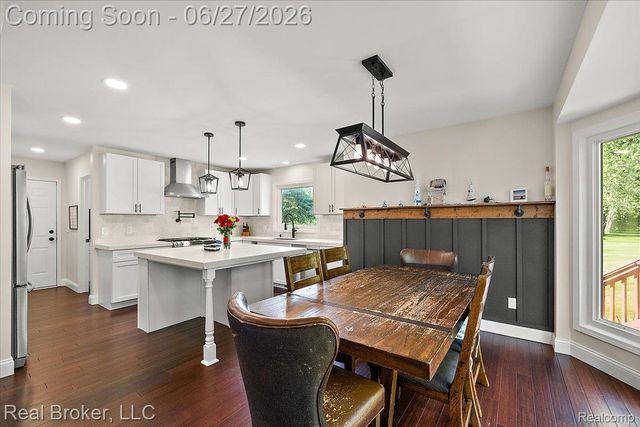 6180 Chad Court, Hamburg Township, MI 48116