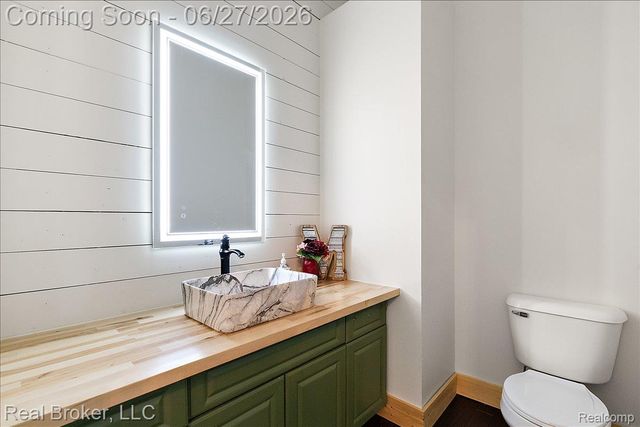 6180 Chad Court, Hamburg Township, MI 48116