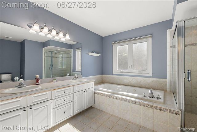 6180 Chad Court, Hamburg Township, MI 48116