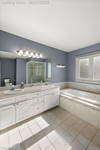 6180 Chad Court, Hamburg Township, MI 48116