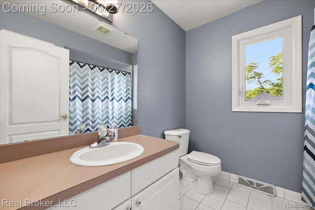6180 Chad Court, Hamburg Township, MI 48116