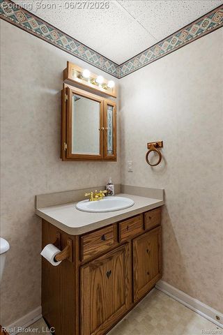 6180 Chad Court, Hamburg Township, MI 48116