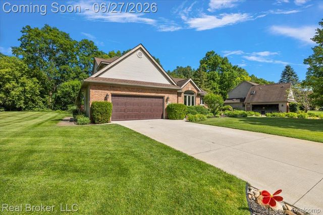 6180 Chad Court, Hamburg Township, MI 48116