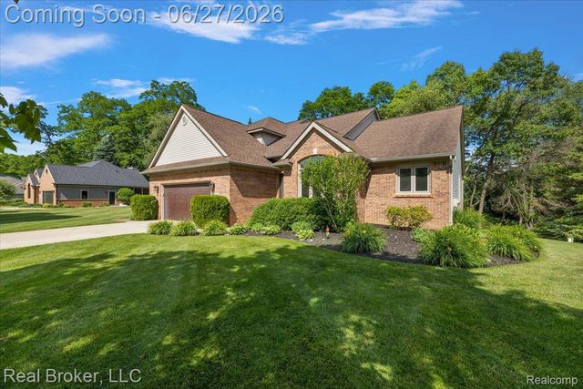 6180 Chad Court, Hamburg Township, MI 48116