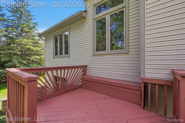 6180 Chad Court, Hamburg Township, MI 48116