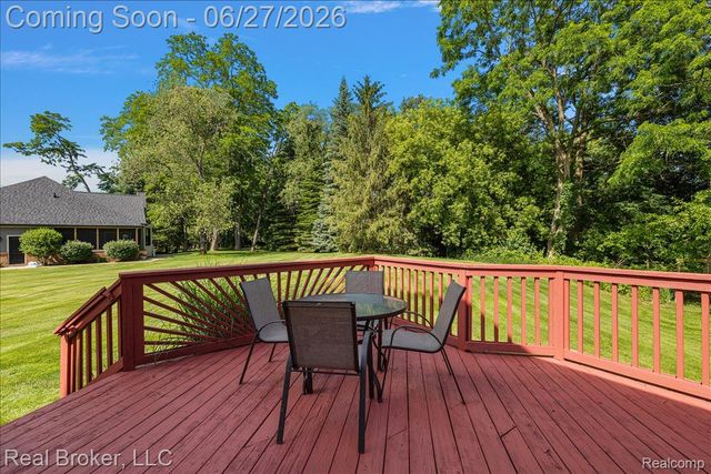 6180 Chad Court, Hamburg Township, MI 48116