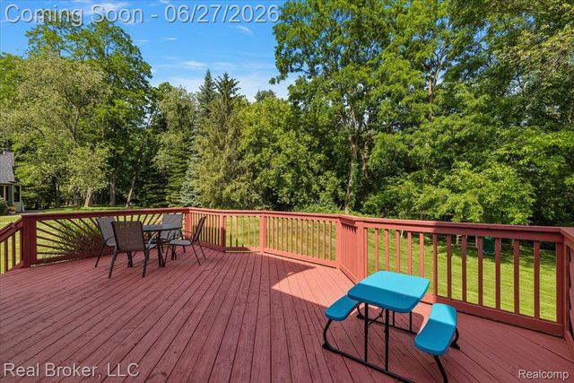 6180 Chad Court, Hamburg Township, MI 48116
