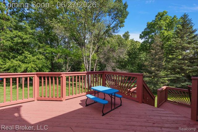 6180 Chad Court, Hamburg Township, MI 48116