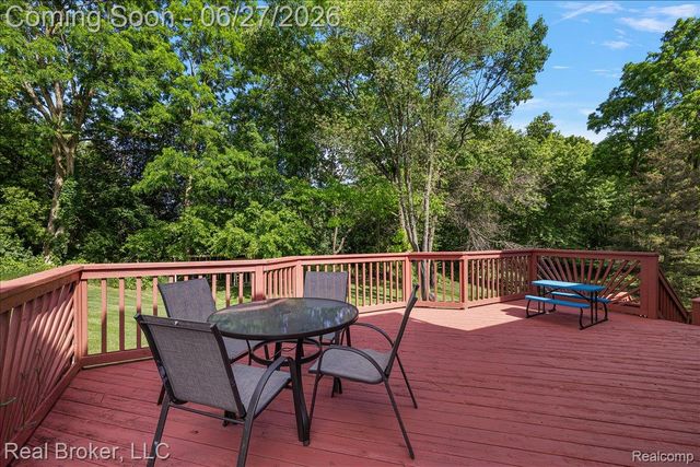 6180 Chad Court, Hamburg Township, MI 48116