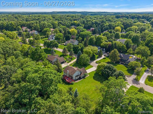 6180 Chad Court, Hamburg Township, MI 48116