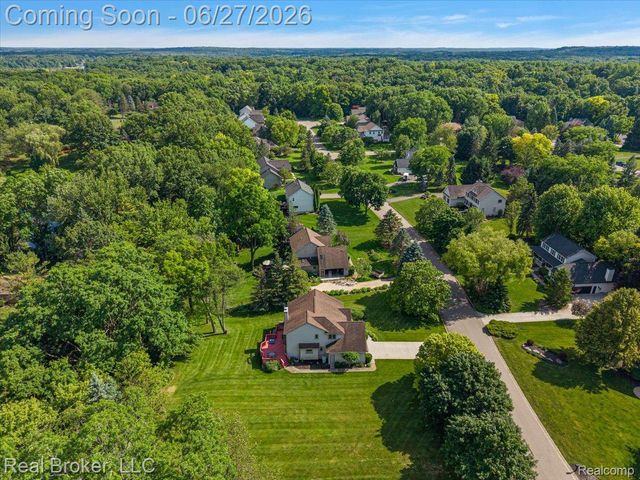 6180 Chad Court, Hamburg Township, MI 48116