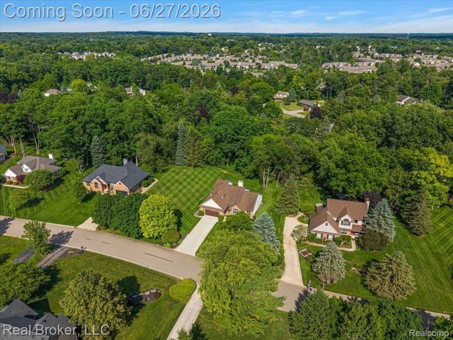 6180 Chad Court, Hamburg Township, MI 48116