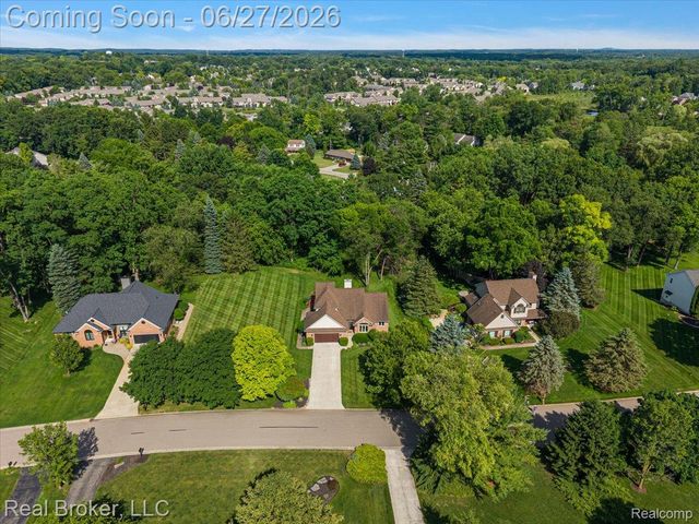 6180 Chad Court, Hamburg Township, MI 48116
