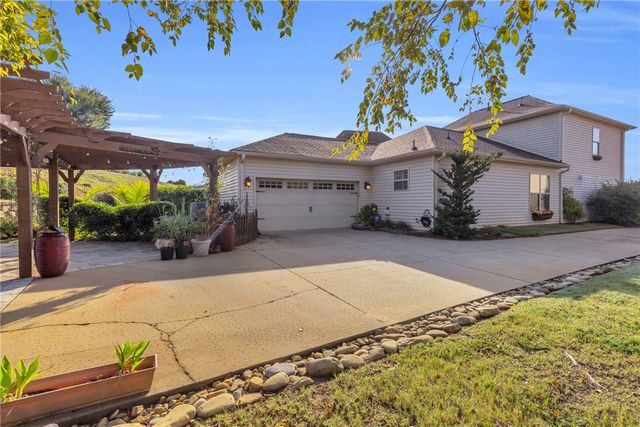 105 Bur Oak Drive, Taylors, SC 29687