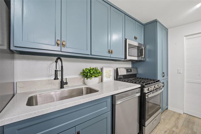 5719 Southwind Street, Houston, TX 77033