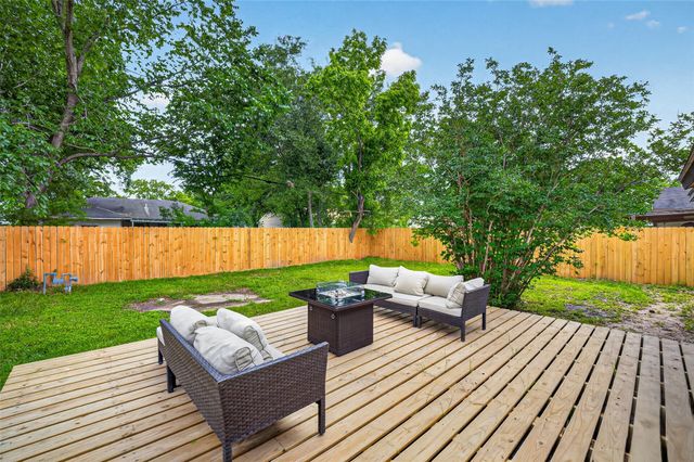 5719 Southwind Street, Houston, TX 77033