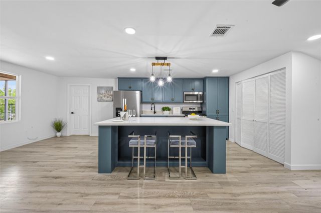 5719 Southwind Street, Houston, TX 77033