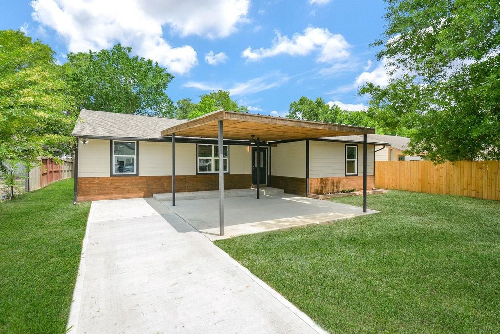 5719 Southwind Street, Houston, TX 77033