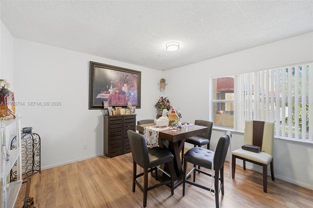 17901 NW 68th Avenue R206, Hialeah, FL 33015