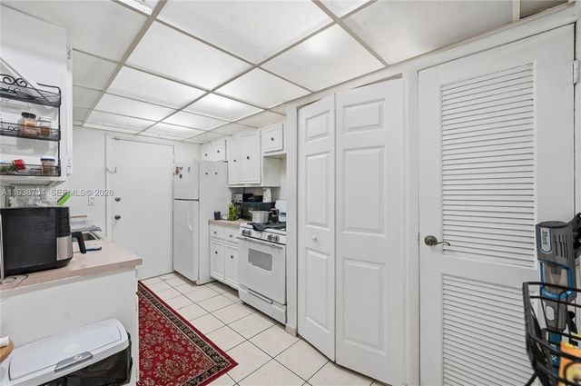 17901 NW 68th Avenue R206, Hialeah, FL 33015