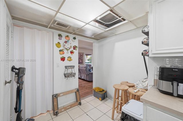 17901 NW 68th Avenue R206, Hialeah, FL 33015