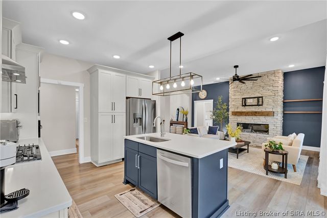 3049 Bridlewood Lane, New Albany, IN 47150