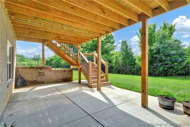 3049 Bridlewood Lane, New Albany, IN 47150