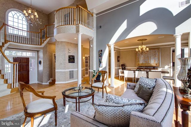 891 CHINQUAPIN RD, Mclean, VA 22102