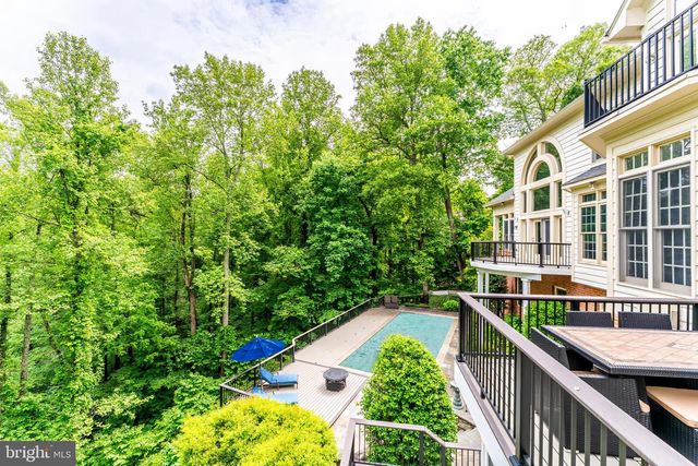 891 CHINQUAPIN RD, Mclean, VA 22102