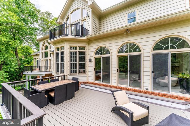 891 CHINQUAPIN RD, Mclean, VA 22102